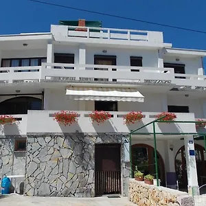 https://apartment-batomalj.primorje-gorskikotar.com