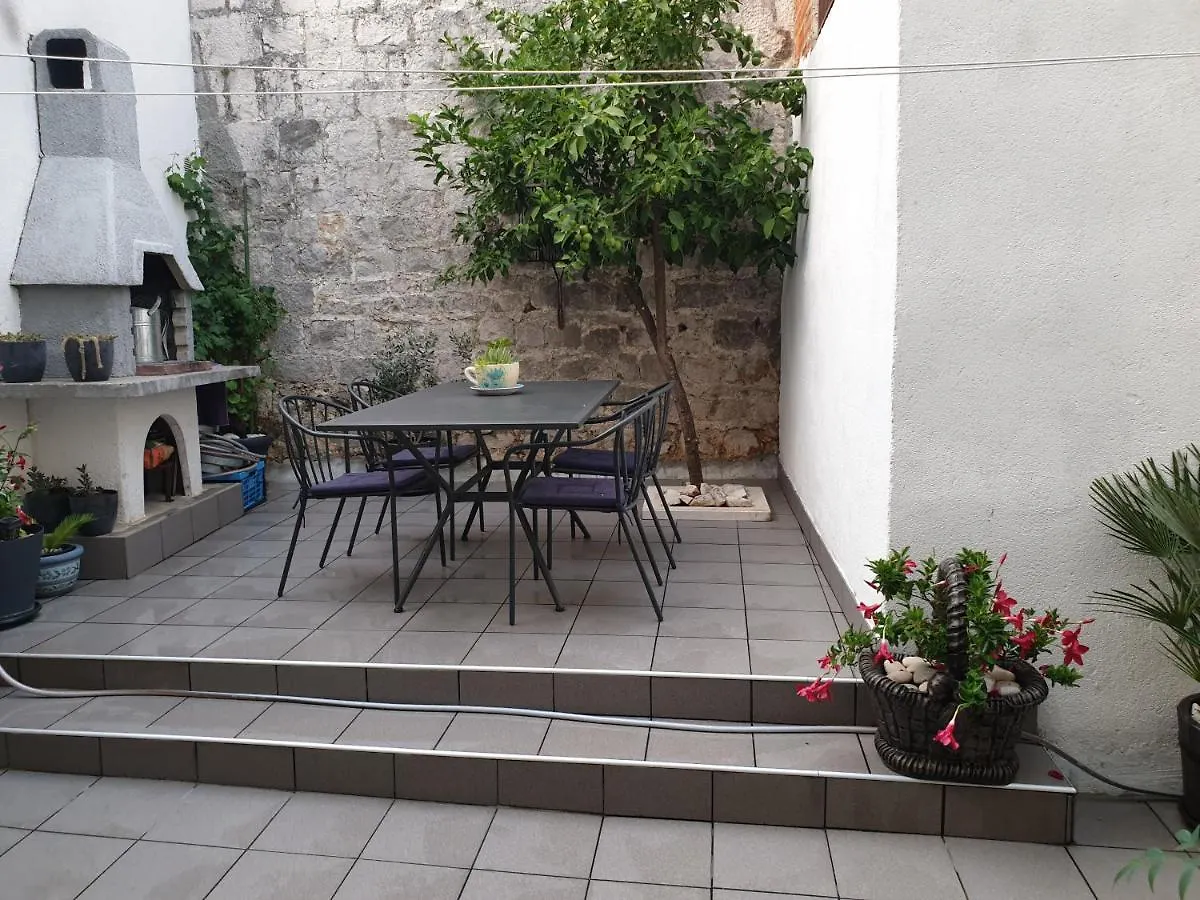 Guest house Lemon Tree Hotel Seget Donji